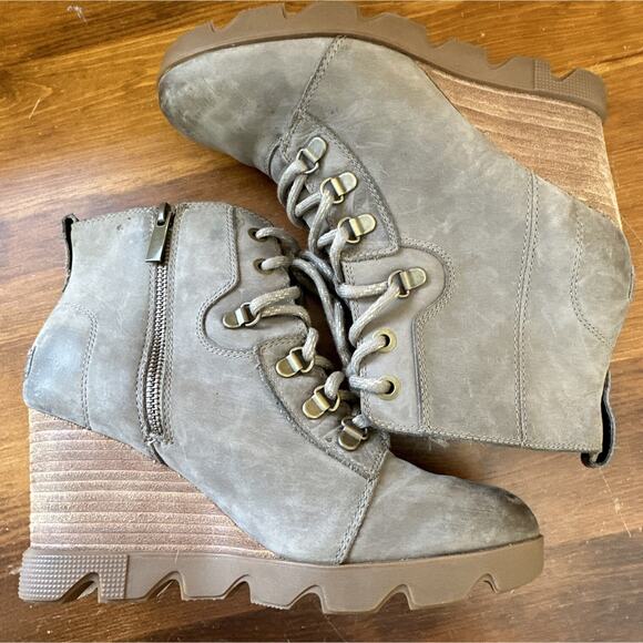 Sorel Joan Uptown 9.5 Waterproof Wedge Bootie Shoe Distressed Khaki Chic City - Picture 5 of 9